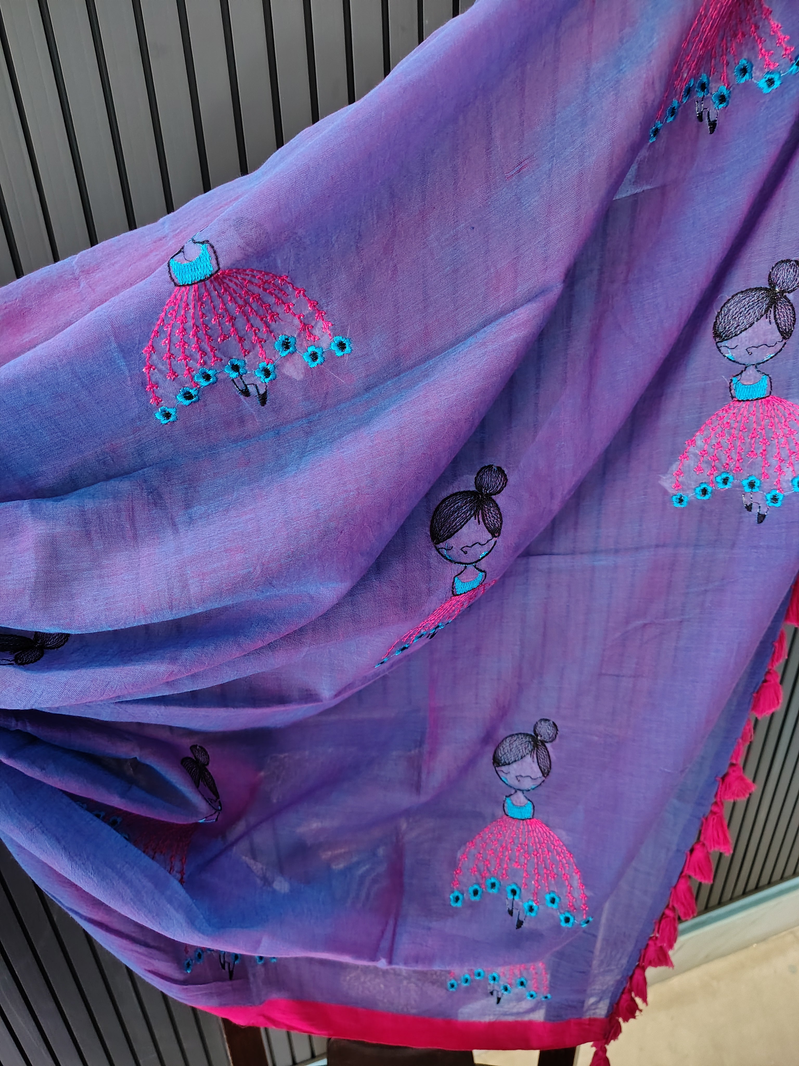 Violet Doll Embroidered Mulmul Saree